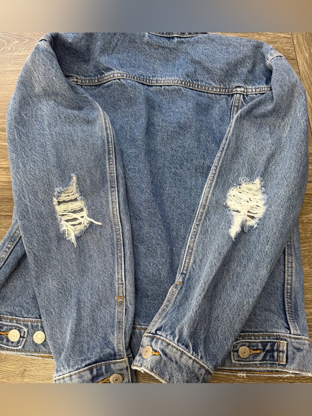 Levi’s Denim Trucker Jacket Women’s Small Blue Distressed Ripped 100% Cotton - Picture 6 of 12
